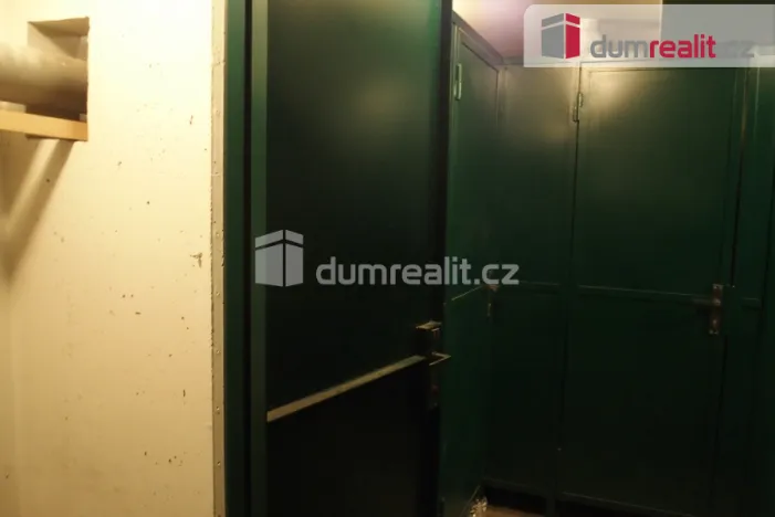 Pronájem bytu 2+kk, Praha - Prosek, Nad Krocínkou, 63 m2