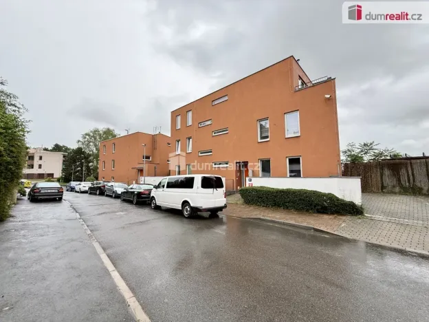 Pronájem bytu 2+kk, Praha - Prosek, Nad Krocínkou, 63 m2