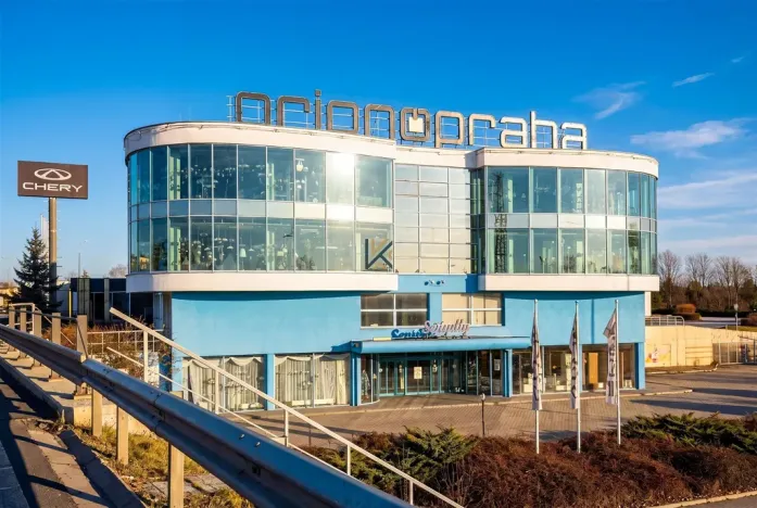 Pronájem kanceláře, Průhonice, Uhříněveská, 3300 m2