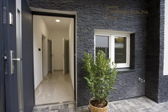 Prodej atypického bytu, Praha - Zbraslav, Elišky Přemyslovny, 110 m2