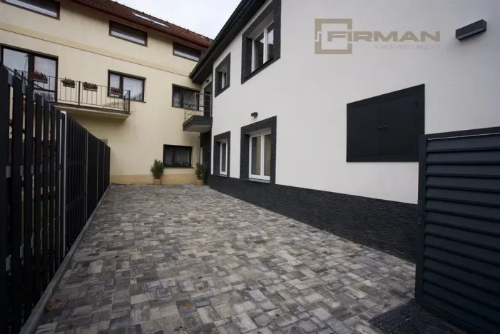 Prodej atypického bytu, Praha - Zbraslav, Elišky Přemyslovny, 110 m2