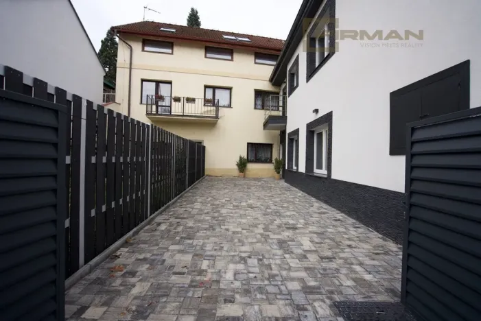 Prodej atypického bytu, Praha - Zbraslav, Elišky Přemyslovny, 110 m2