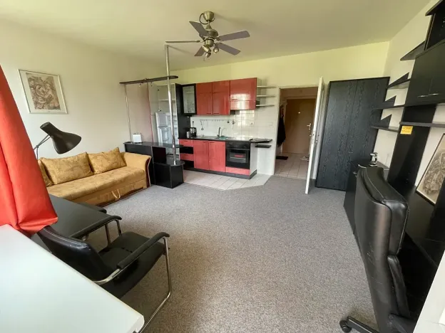 Pronájem bytu 1+kk, Praha - Lysolaje, Sídlištní, 33 m2