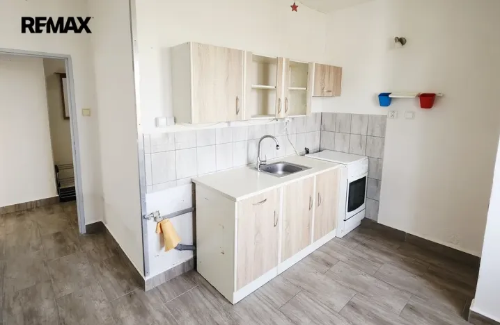 Pronájem bytu 2+1, Hradec Králové - Slezské Předměstí, třída SNP, 55 m2