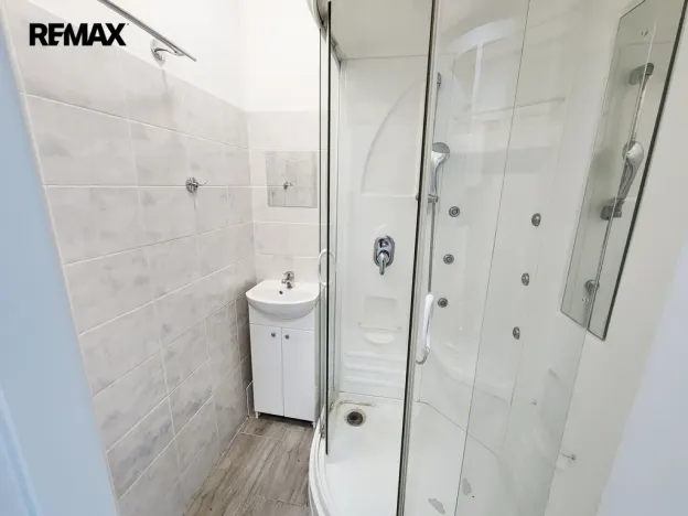 Pronájem bytu 2+1, Hradec Králové - Slezské Předměstí, třída SNP, 55 m2