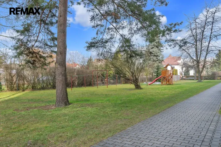 Pronájem bytu 2+1, Hradec Králové - Slezské Předměstí, třída SNP, 55 m2