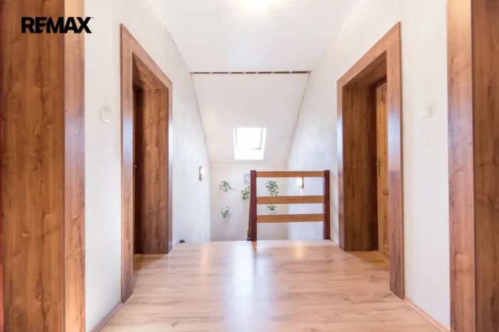 Prodej rodinného domu, Týnec nad Sázavou, 234 m2