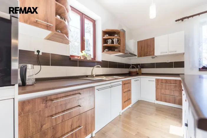 Prodej rodinného domu, Týnec nad Sázavou, 234 m2