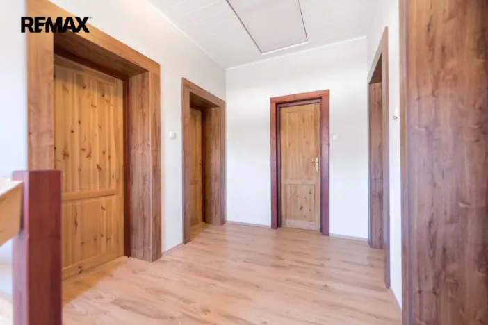 Prodej rodinného domu, Týnec nad Sázavou, 234 m2