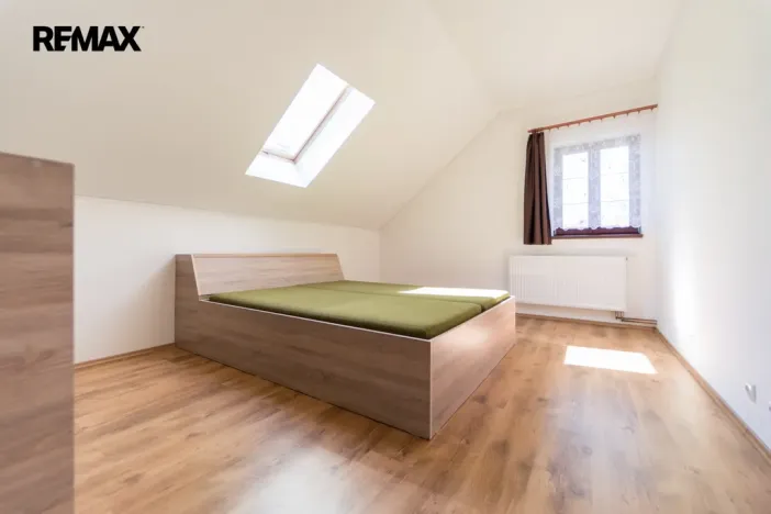 Prodej rodinného domu, Týnec nad Sázavou, 234 m2