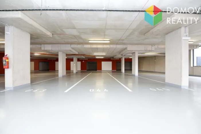 Pronájem garážového stání, Beroun - Beroun-Město, Nepilova, 12 m2