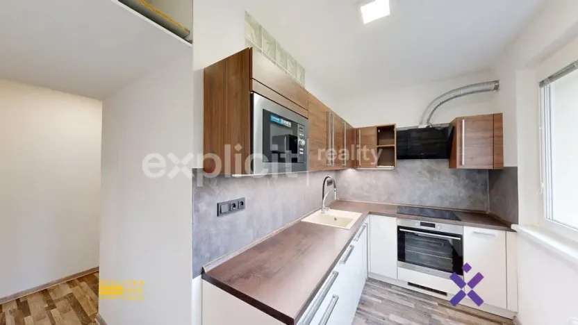 Pronájem bytu 2+1, Zlín - Malenovice, Husova, 50 m2