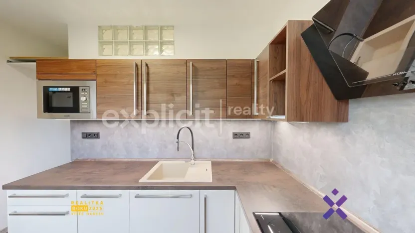 Pronájem bytu 2+1, Zlín - Malenovice, Husova, 50 m2