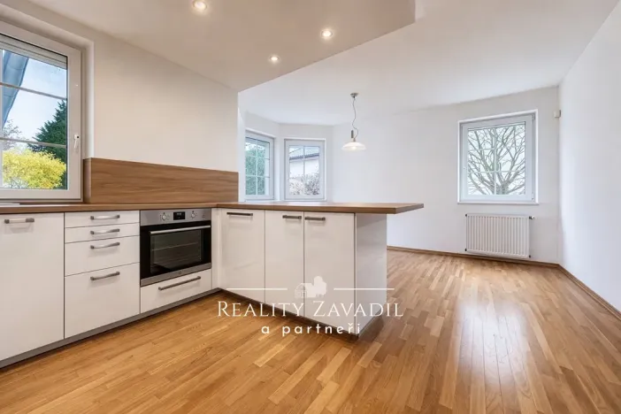 Pronájem rodinného domu, Popovičky, Na Skalce, 271 m2