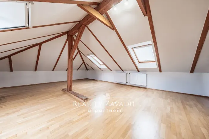 Pronájem rodinného domu, Popovičky, Na Skalce, 271 m2