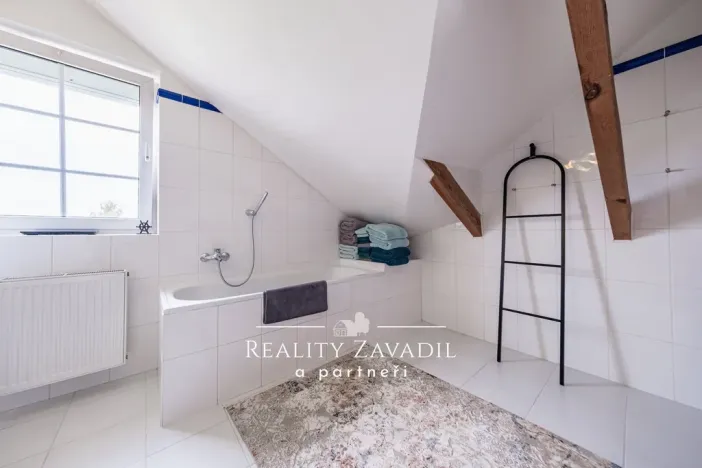 Pronájem rodinného domu, Popovičky, Na Skalce, 271 m2