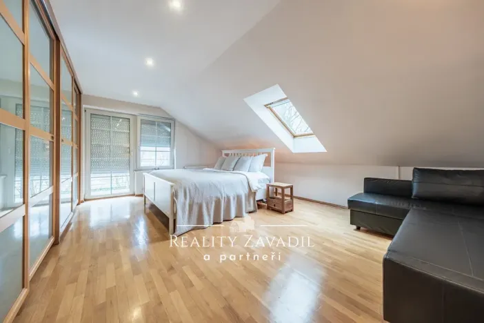 Pronájem rodinného domu, Popovičky, Na Skalce, 271 m2