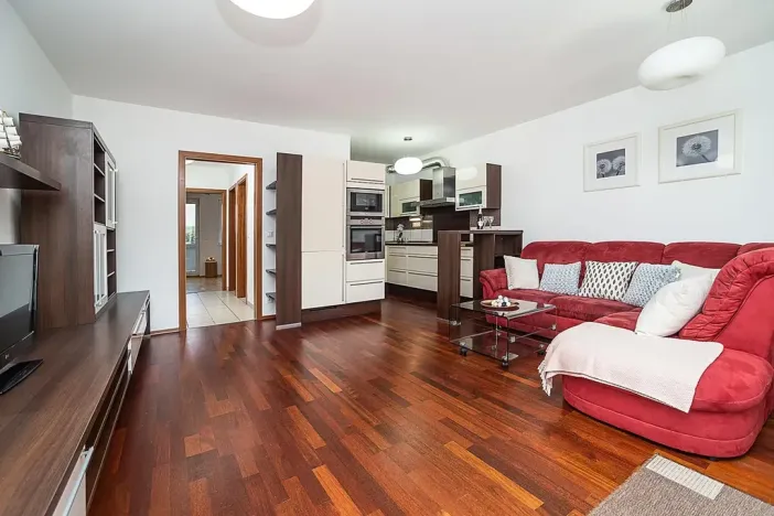 Pronájem bytu 2+kk, Praha - Dubeč, U lipové aleje, 60 m2