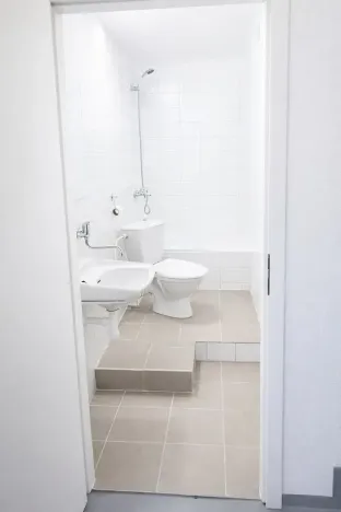 Pronájem obchodního prostoru, Praha - Strašnice, Saratovská, 110 m2