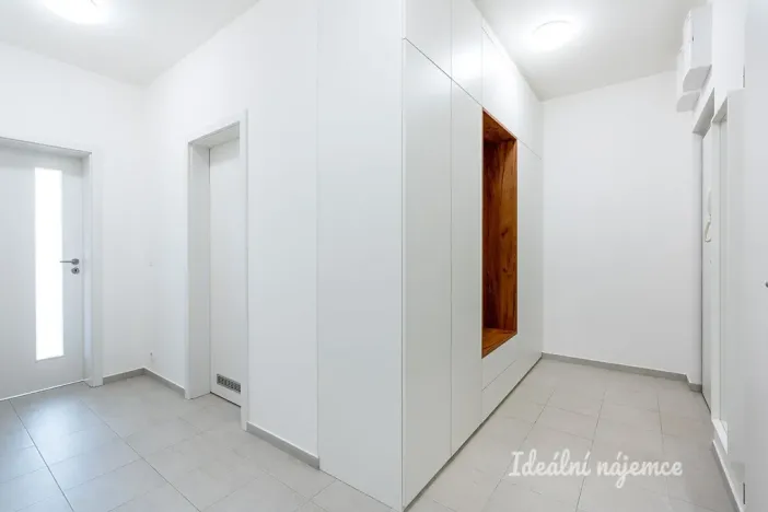Pronájem bytu 3+kk, Praha - Hloubětín, Waltariho, 80 m2
