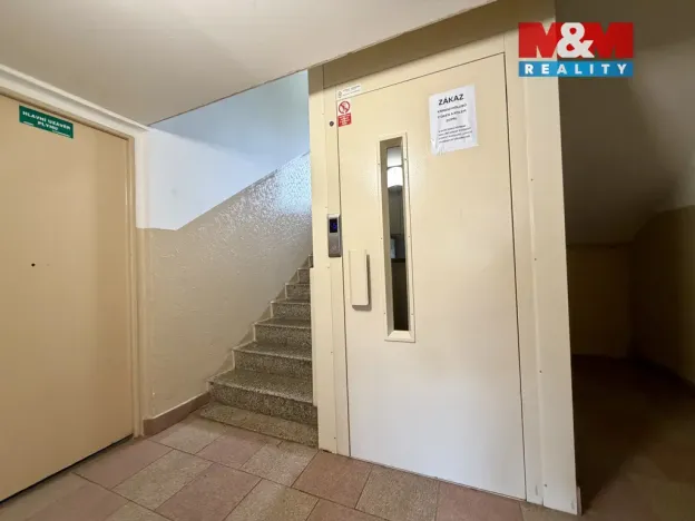 Prodej bytu 2+1, Chomutov, Pod Břízami, 52 m2