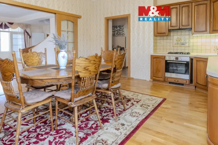 Prodej rodinného domu, Uherské Hradiště, U Stadionu, 300 m2