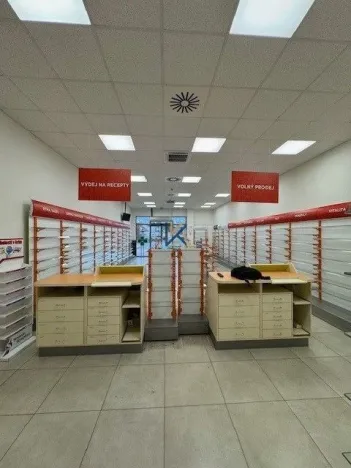 Pronájem obchodního prostoru, Praha - Vysočany, Poděbradská, 151 m2
