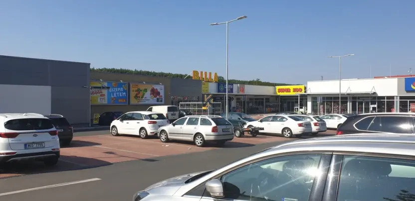 Pronájem obchodního prostoru, Praha - Vysočany, Poděbradská, 151 m2