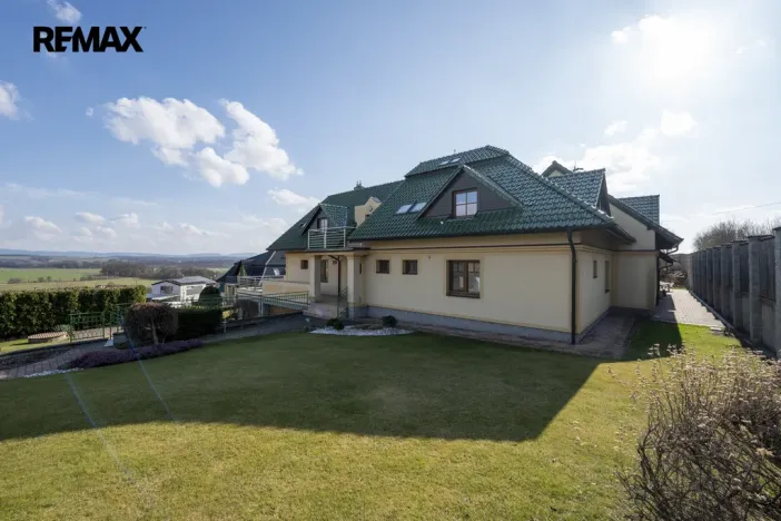 Prodej vícegeneračního domu, Fryšták - Vítová, 615 m2