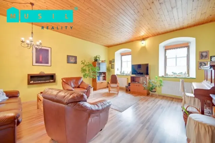 Prodej činžovního domu, Moravský Beroun, náměstí 9. května, 570 m2