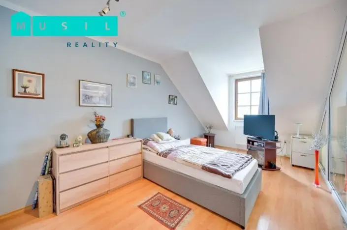 Prodej činžovního domu, Moravský Beroun, náměstí 9. května, 570 m2