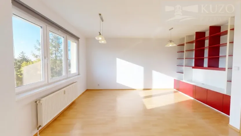 Pronájem bytu 2+kk, Praha, Oravská, 51 m2