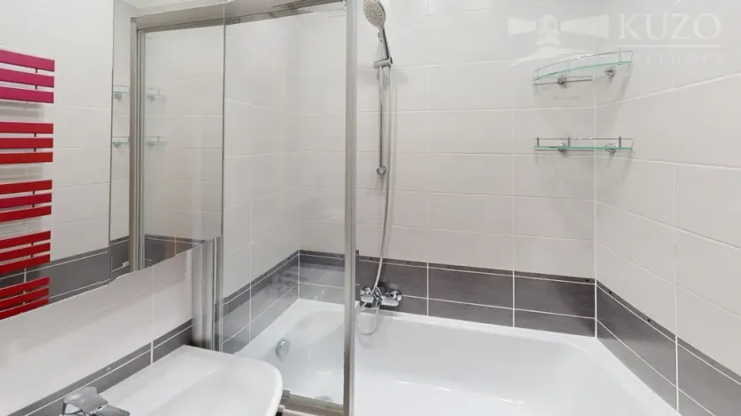 Pronájem bytu 2+kk, Praha, Oravská, 52 m2