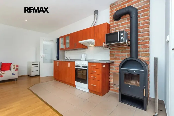 Pronájem bytu 2+kk, Praha - Ruzyně, U letiště, 47 m2