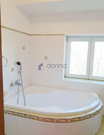 Pronájem bytu 1+kk, Praha, Smolíkova, 61 m2