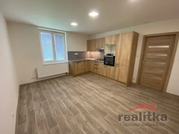 Pronájem bytu 2+kk, Opava - Předměstí, Těšínská, 35 m2