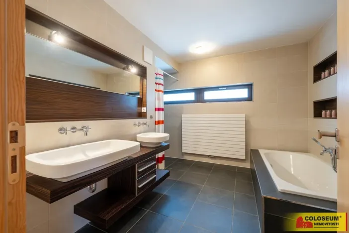 Prodej rodinného domu, Bílovice nad Svitavou, 287 m2