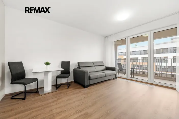 Pronájem bytu 1+kk, Praha - Hloubětín, Poděbradská, 33 m2