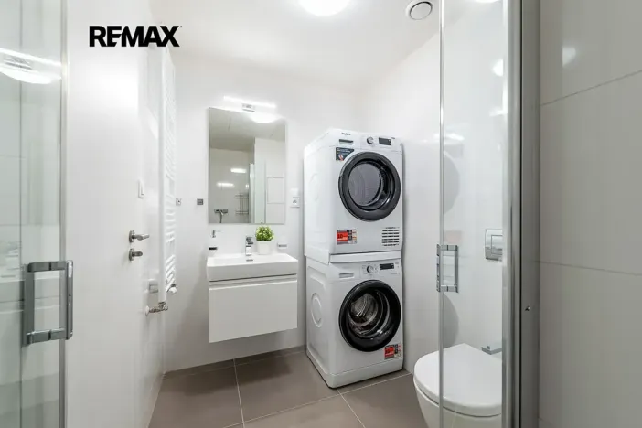 Pronájem bytu 1+kk, Praha - Hloubětín, Poděbradská, 33 m2