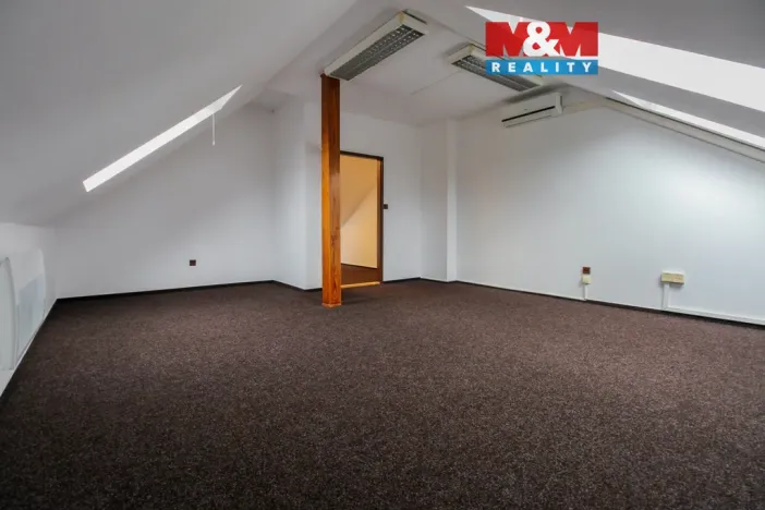 Pronájem kanceláře, Jeseník, nám. Svobody, 27 m2