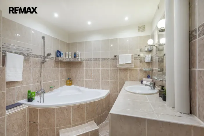 Prodej bytu 3+1, Meziboří, J. A. Komenského, 67 m2