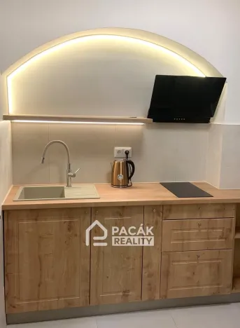 Pronájem bytu 1+1, Olomouc - Holice, Hanácká, 25 m2