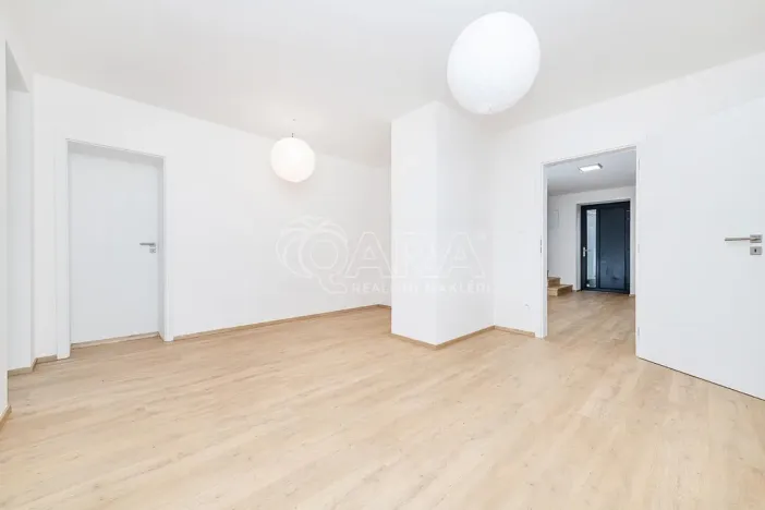 Prodej rodinného domu, Chocerady, 189 m2