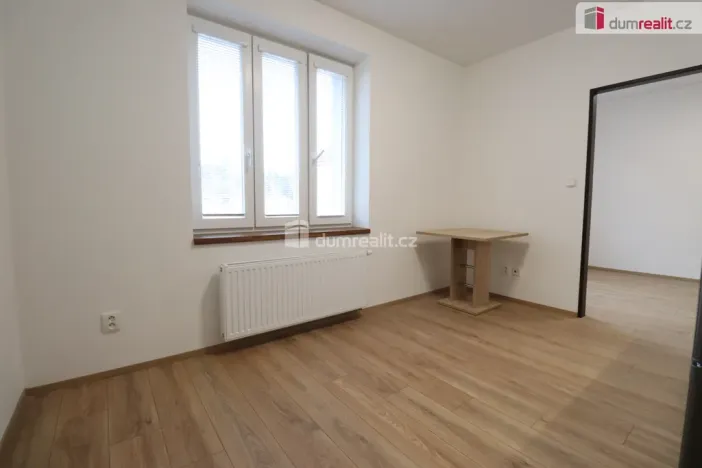 Pronájem bytu 1+1, Dalovice, Májová, 28 m2