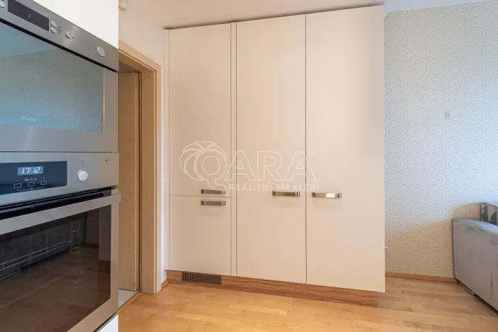 Pronájem bytu 1+kk, Praha - Žižkov, Olšanská, 37 m2