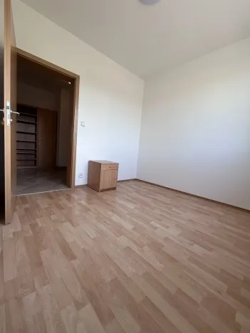 Pronájem bytu 3+kk, Praha - Strašnice, Gutova, 68 m2