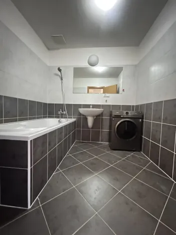 Pronájem bytu 3+kk, Praha - Strašnice, Gutova, 68 m2