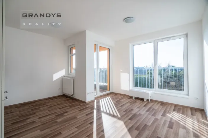 Prodej bytu 1+kk, Praha - Uhříněves, Oty Bubeníčka, 32 m2