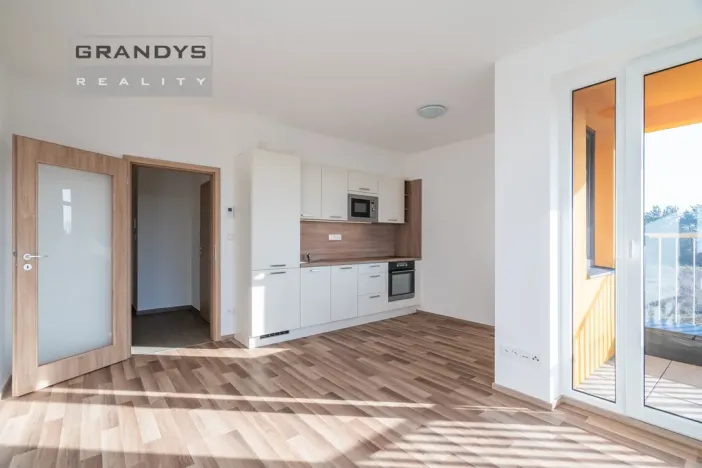 Prodej bytu 1+kk, Praha - Uhříněves, Oty Bubeníčka, 32 m2