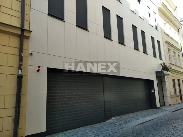 Pronájem garážového stání, Praha - Nové Město, Ostrovní, 12 m2